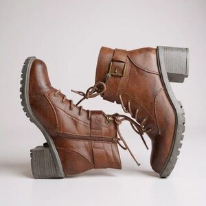 FRYE AND CO. Brown Lace-Up Ankle Boots